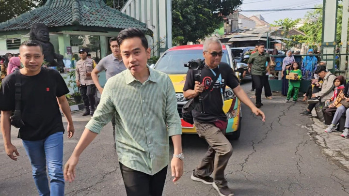 Prabowo dan Surya Paloh Bertemu untuk Koalisi, Gibran: Tunggu Saja