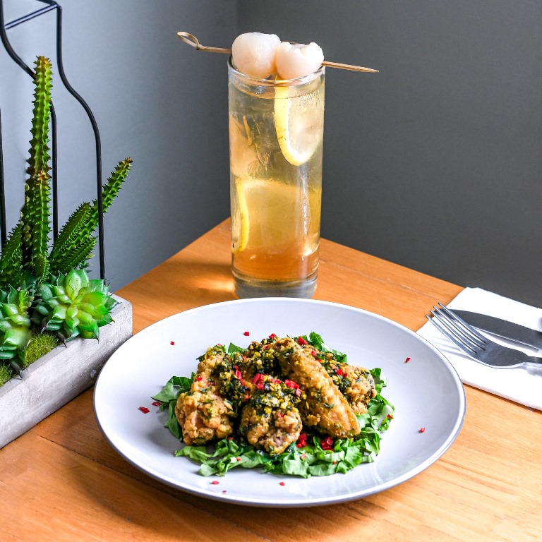 ASTON Samarinda Hotel & Conference Center - Ayam Goreng Basil & Honey Ginger2. Dok. Ist