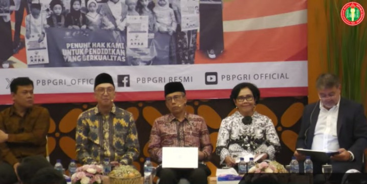 Tak Hanya di Indonesia, Krisis Guru Juga Terjadi di Dunia