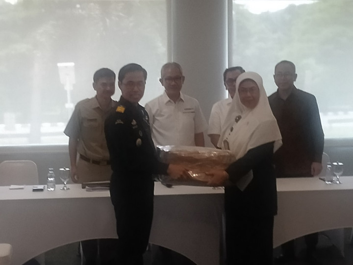 Ditahan 2 Tahun, Bea Cukai Soetta Serahkan Barang Hibah Bantuan Belajar SLB dari Korsel