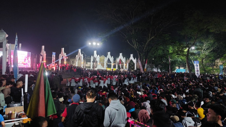 5 Ribu Padati Nobar Timnas di Alun-Alun Cimahi