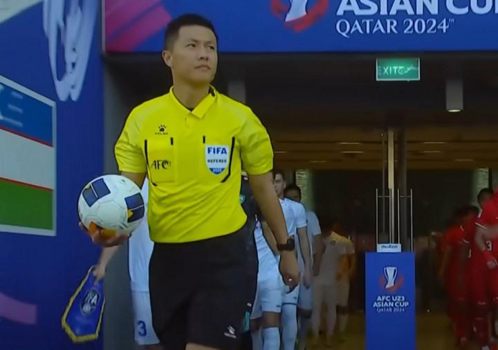 Berkali-kali Rugikan Timnas Indonesia, Ini Profil Wasit Shen Yinhao