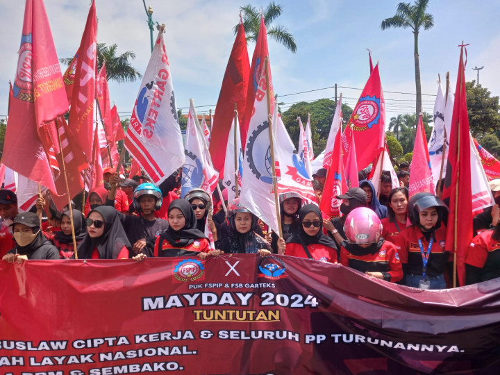 Ratusan Buruh di jepara Protes Gugatan Apindo ke PTUN