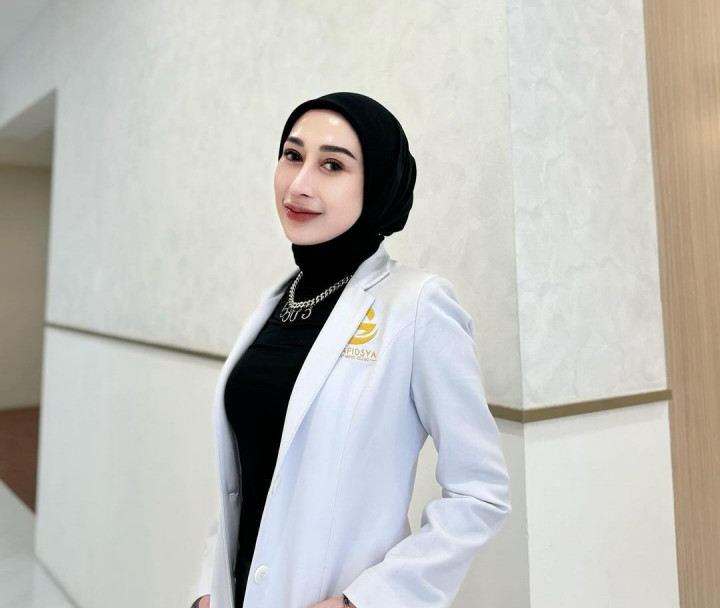 Rumah Tangga Dokter Reza Gladys Hampir Hancur, Suami Digoda Karyawan Sendiri