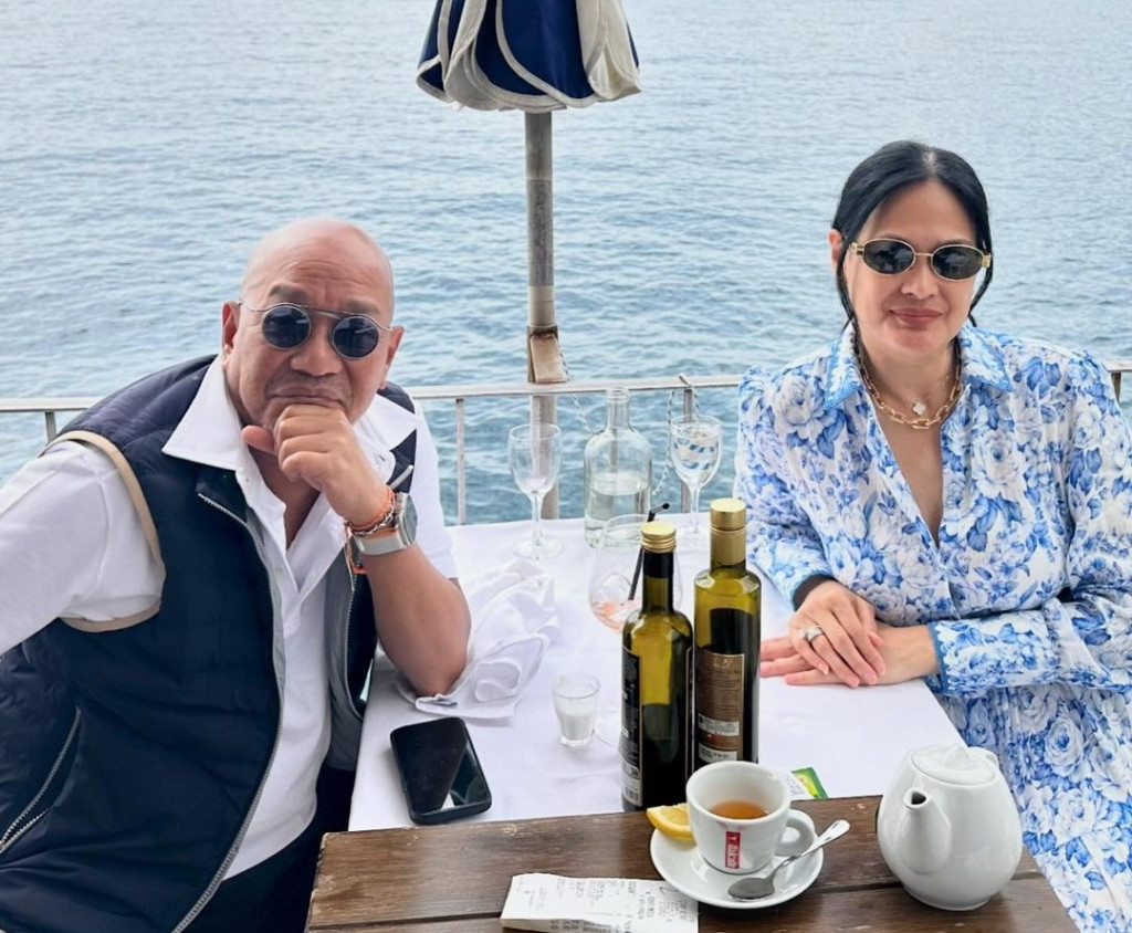 Donna Harun dan suami (Foto: instagram)