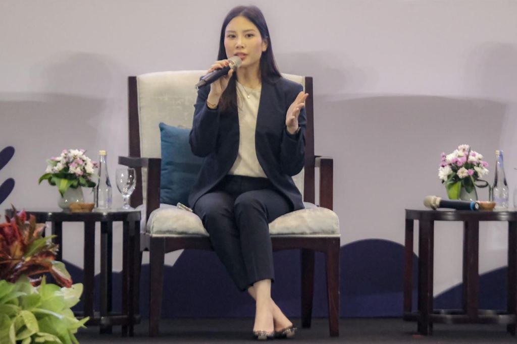 Wamenparekraf Angela Tanoesoedibjo dalam sesi 'Women Ministers Roundtable Discussion' di sela-sela '2nd UN Tourism Conference on Women Empowerment in Tourism in Asia and the Pacific