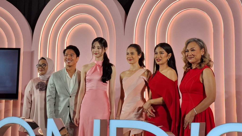 Ponds Skin Institute luncurkan produk kandungan Pond’s Niasorcinol dan Hexyl-Retinol bersama tiga Brand Ambassador mereka. Dok. Aulia/Medcom