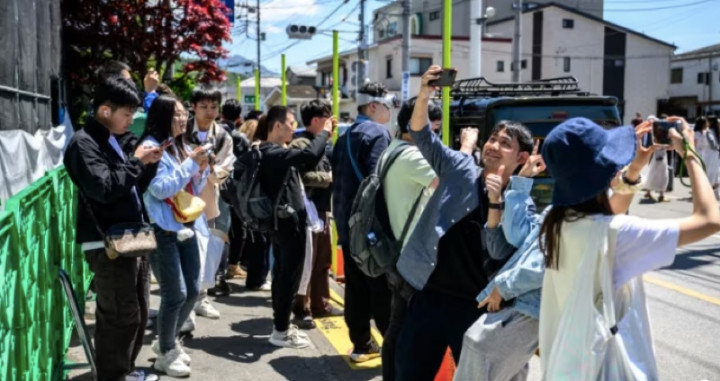 Warga Terganggu, Gunung Fuji Mulai Dipasang Penghalang untuk Turis