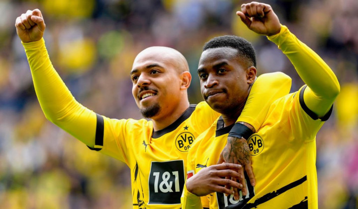 Borussia Dortmund Lumat Augsburg