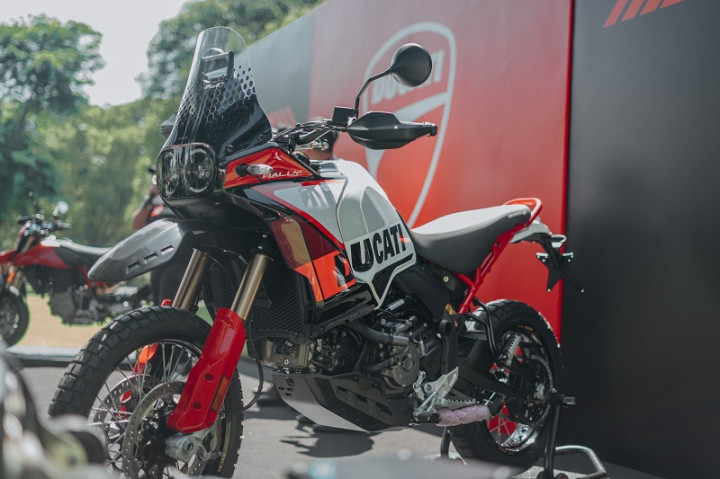 Ducati Luncurkan Dua Motor Bergenre Offroad: DesertX Rally dan Hypermotard 698 Mono