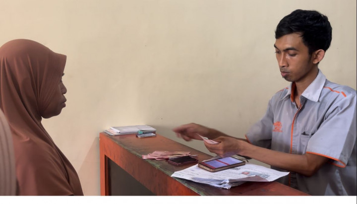 Pos Indonesia Kembali Salurkan Dana Bansos PKH dan Sembako di Mataram