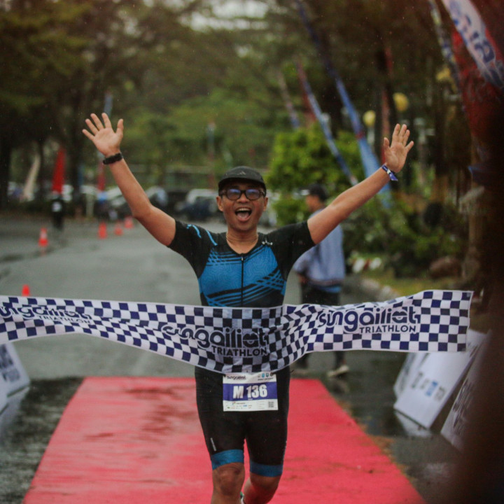 Dukung <i>Sport Tourism</i>, Dirut PosIND Ikut Ramaikan Event Sungailiat Triathlon 2024
