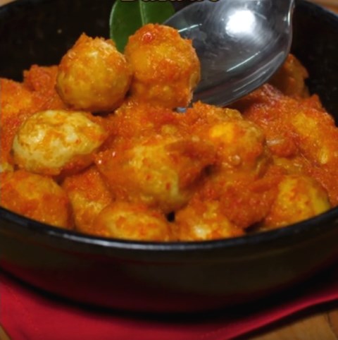 Simak cara buat telur puyuh balado dari Endeus TV, dijamin bikin tambah nasi terus deh. (Foto: Dok. Endeus TV)