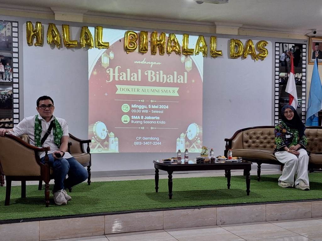 Dokter Alumni Smandel (DAS) Prof Erni Juwita Nelwan (kanan). Foto: Dok DAS