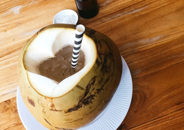 Penelitian telah mengungkapkan bahwa air kelapa ini juga memiliki beberapa kekurangan. (Foto: Ilustrasi/Dok. Unsplash.com)
