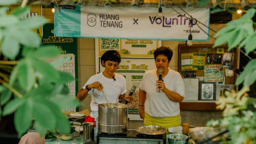 Dalam pengenalan kuliner ini, peserta diajak untuk mencicipi makanan khas Indonesia yang tersedia di sana.  Dok. Ist