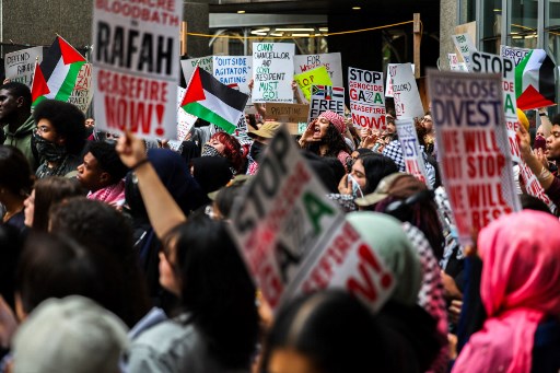 Demonstran Pro-Palestina Gelar Aksi Protes di Luar Met Gala