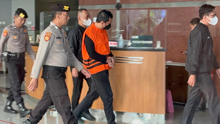 Bupati Nonaktif Sidoarjo Ahmad Muhdlor Ali Ditahan KPK