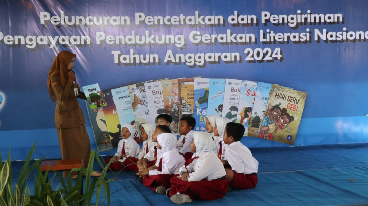 Skor Literasi di PISA Menurun, Kemendikbudristek Distribusikan 4,6 Juta Buku ke Sekolah