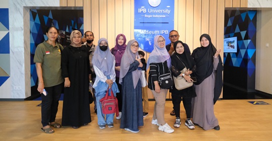 Temani Anak Ikut UTBK-SNBT, IPB Ajak Orang Tua Museum Tour