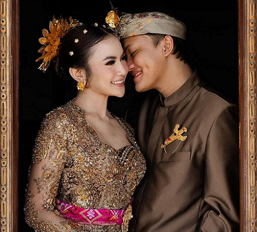 Gelar Prosesi Mepamit, Ini Makna Baju Adat Bali yang Dipakai Mahalini dan Rizky Febian