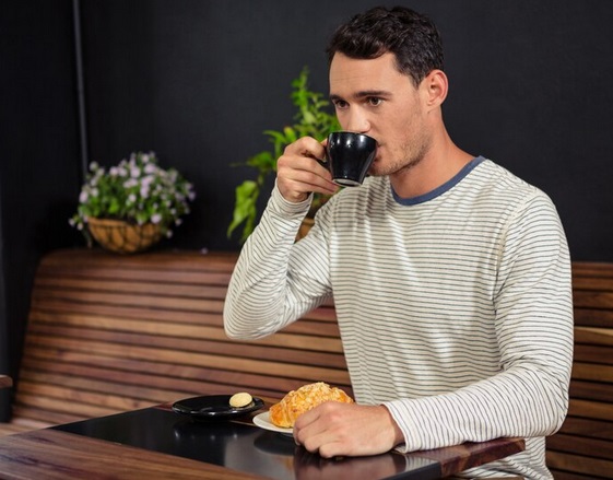 Studi: Minum Kopi 2 Cangkir Bisa Tingkatkan Gairah Seksual Pria