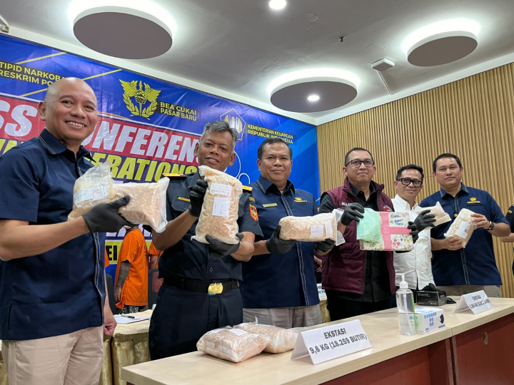 Kotak Kado dari Belanda Berisi Ribuan Ekstasi Masuk Indonesia Lewat Pos