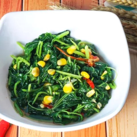 Tumis bayam jagung ini cepat dan mudah dibuat. (Foto: Dok. Endeus TV)