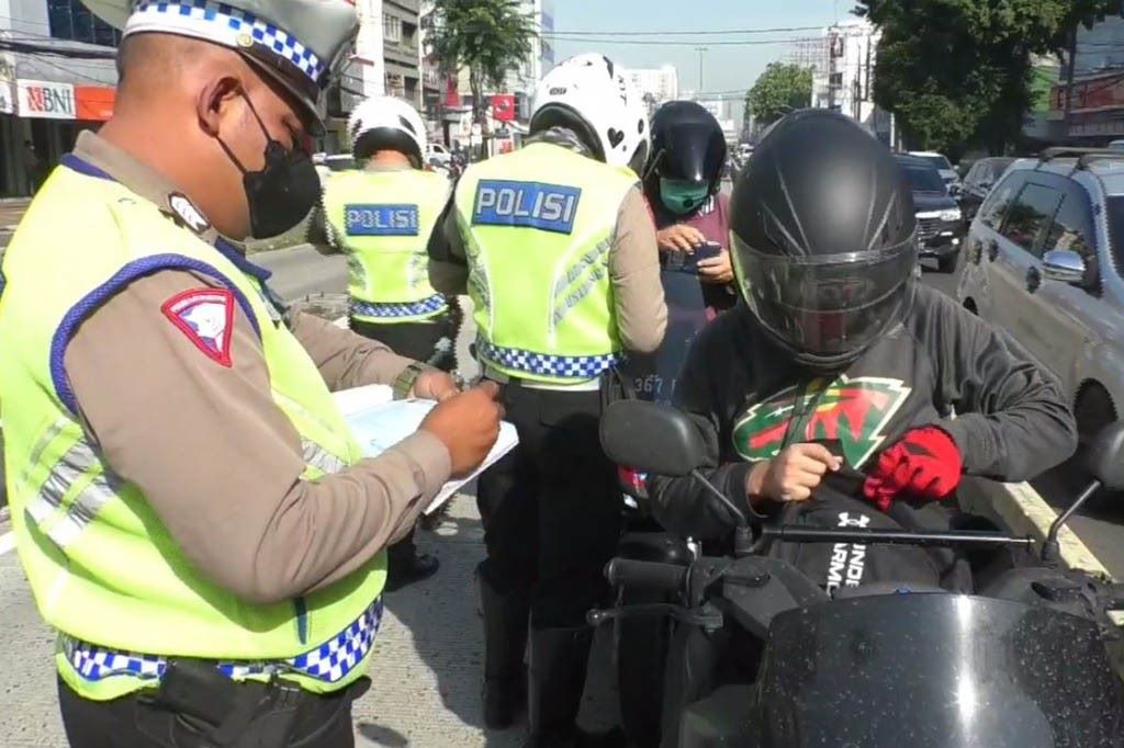 3.215 Kendaraan di Jakarta Ditilang Gara-gara Melawan Arah