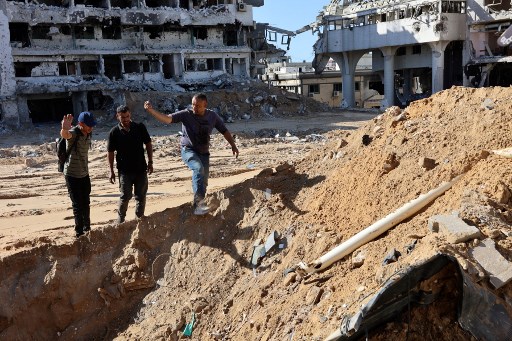 Mayat Tanpa Kepala Ditemukan dari Kuburan Massal di Rumah Sakit Gaza