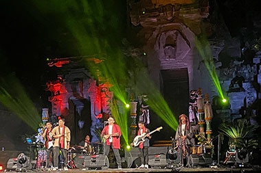 Grup Etno-Progresif De Tradisi Sampaikan Pesan dari Sungai Binge