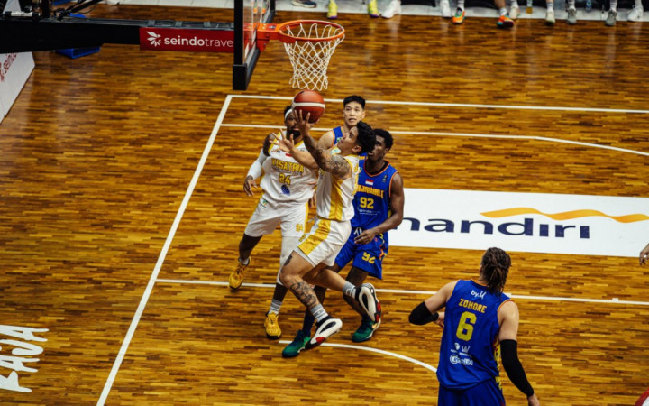 Kesatria Bengawan Solo Atasi Perlawanan Rajawali Medan