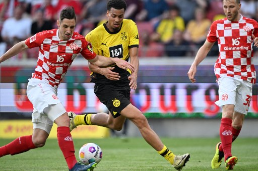 Lumat Dortmund, Mainz Keluar dari Zona Degradasi