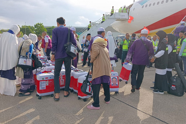 320 Jemaah Haji Kloter 1 Kalsel Diberangkatkan