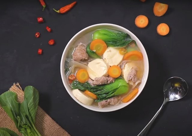 Sop Daging Baby Pakcoy, Gurih Sedap Berkuah
