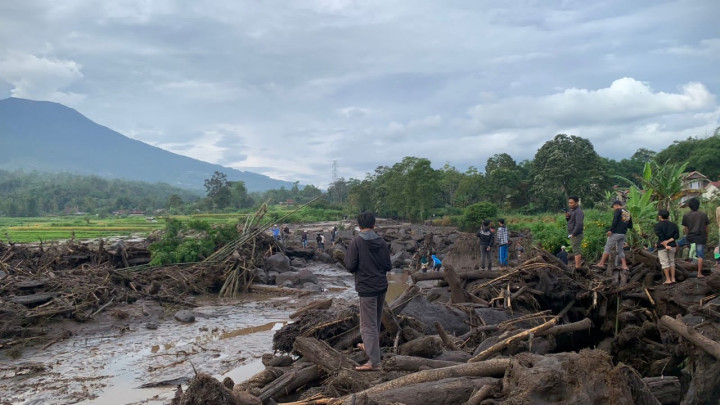 Korban Meninggal Banjir Lahar Dingin di Sumbar Jadi 37 Orang