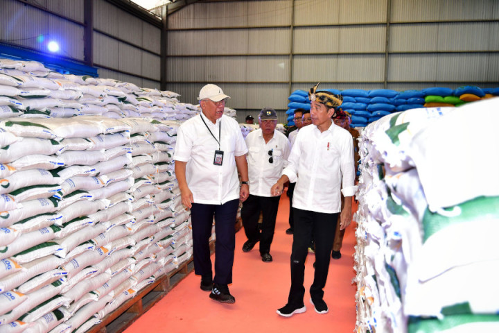 Jokowi: Bansos Beras 10 Kg Bisa Sampai Desember, Asal APBN Cukup