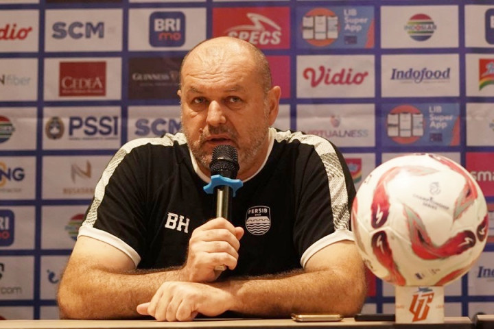 Pelatih Persib tak Gentar dengan Rekor Buruk Melawan Bali United