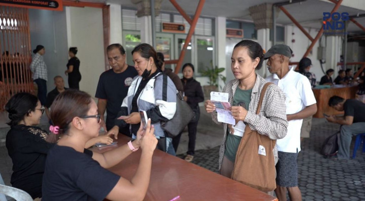 Pos Indonesia Bagikan Bansos Sembako dan PKH  Tahap 2 di Bali