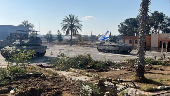 Tank Israel Masuk ke Rafah, Warga Palestina Kembali Mengungsi