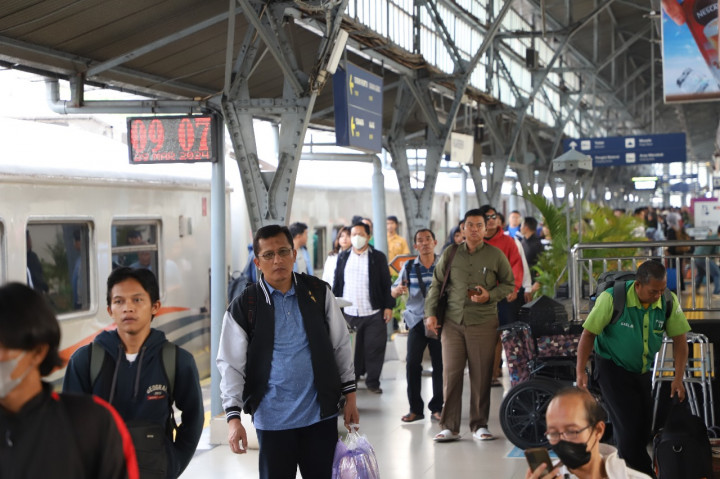 Ada Pembangunan Eskalator di Stasiun Pasar Senen, Penumpang Diberi Opsi Berangkat dari Stasiun Jatinegara