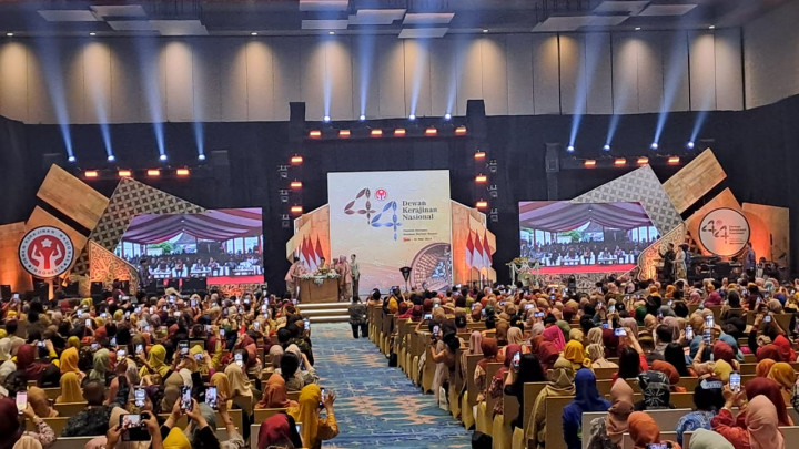 Iriana Jokowi Buka Peringatan HUT ke-44 Dekranas di Solo