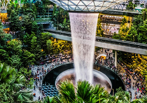 Jewel Waterfall di Bandara Changi Singapura. (Foto: Dok. Istimewa)
