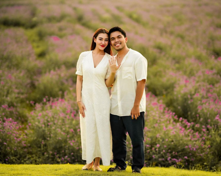 Selamat! Thariq Halilintar Resmi Lamar Aaliyah Massaid