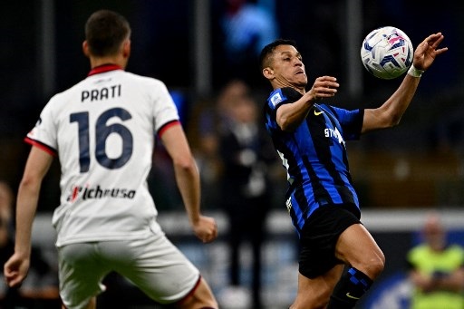 Real Betis Bidik Alexis Sanchez