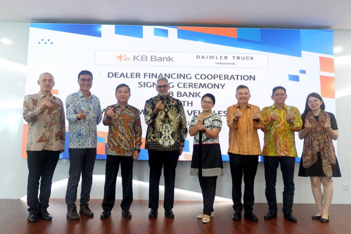 KB Bank dan Daimler Commercial Vehicles Indonesia Jalin Kerja Sama <i>Dealer Financing</i>