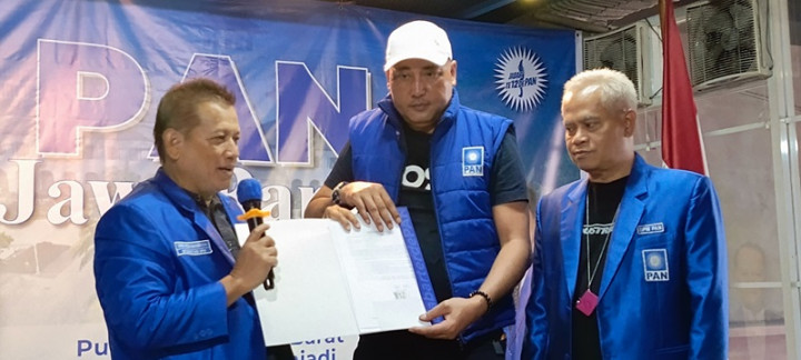 Desy Ratnasari Siap 'Dijodohkan' dengan Siapa Saja di Pilgub Jabar