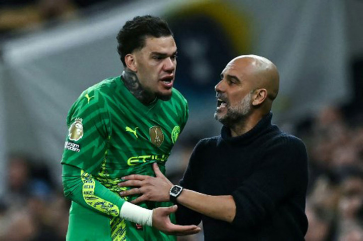 Retak Kantong Mata, Ederson Absen di Laga Terakhir City