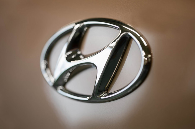 Logo perusahaan Hyundai. Hyundai