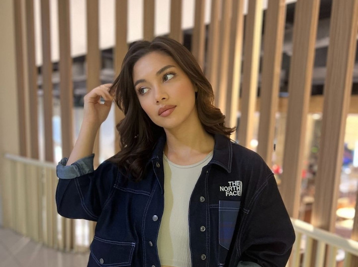 Angela Gilsha Jawab Rumor Cinlok dengan Suami Siti Badriah